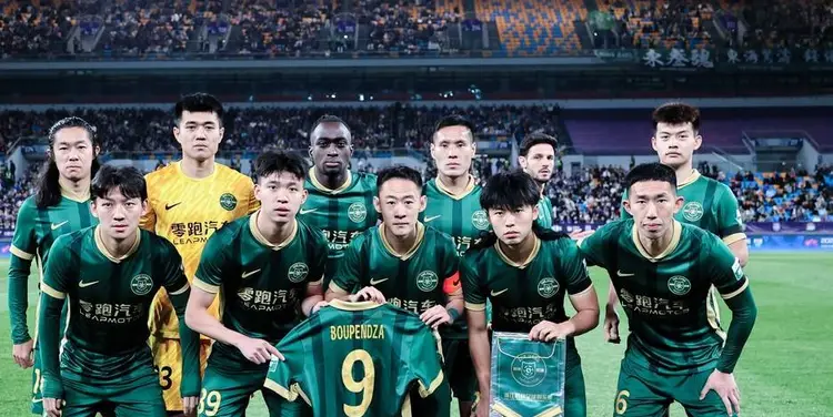 法甲战报：南野拓实一击制胜，十人摩纳哥1-0险胜巴黎